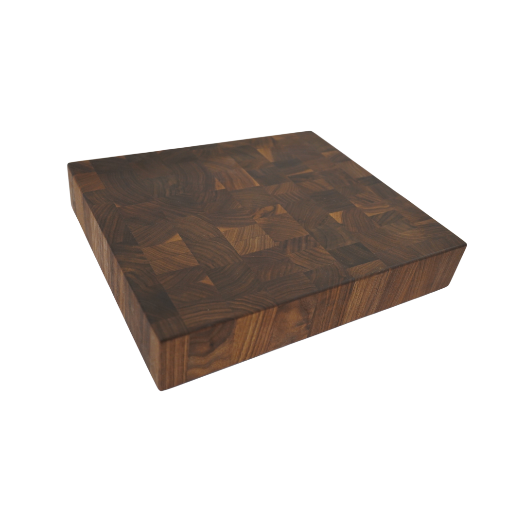 Walnut Cutting Board (Medium)